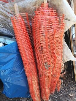 Daruji provizorní plastové oplocení cca 50m