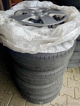 Plechová kola originál Kia s letní pneu 195/65/15