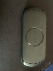 Sony PlayStation Portable (PSP) Slim & Lite - 1