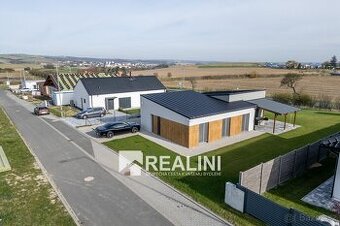 Prodej nového prostorného rodinné domu 4+KK v Bílově - 1