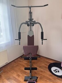 Posilovací stroj