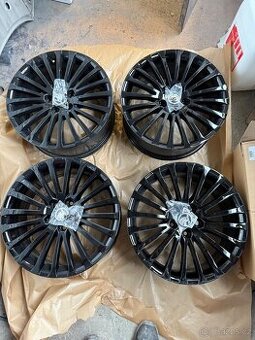 Alu kola sirius r18 superb 2 černé. 3T0 601 025 Q