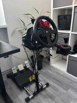 Thrustmaster T300 + řadící a ruční páka.