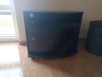 Stolek pod TV