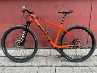 KTM karbonové kolo
