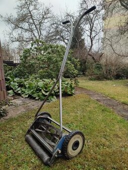 Prodám sekačku trávy Zn. Husqvarna