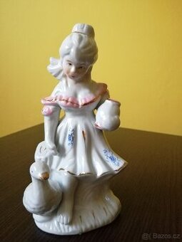 Porcelánové figurky a miniatury