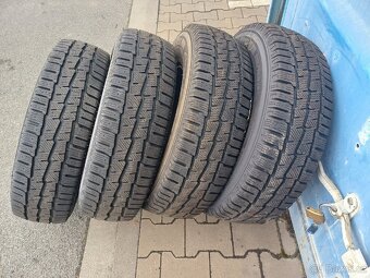 Pneu Michelin Agilis 225/75R16C