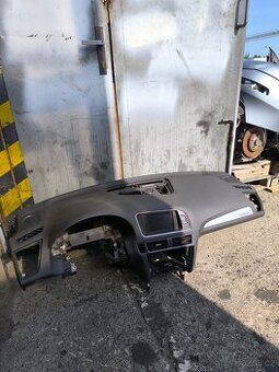 Palubní deska AUDI Q5