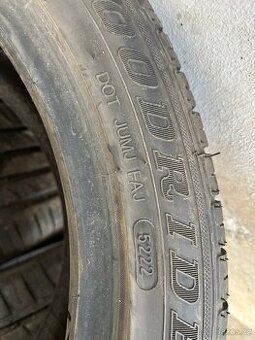 Prodám 4x pneu 235/45R17 letní