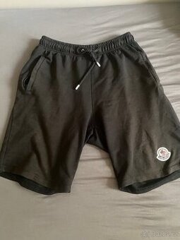 Moncler kraťase velikost m