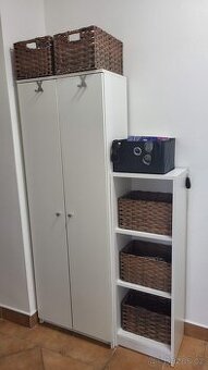 Prodám skříň do chodby ( botník) a regál a koše