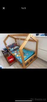 Domečková postel z masivu