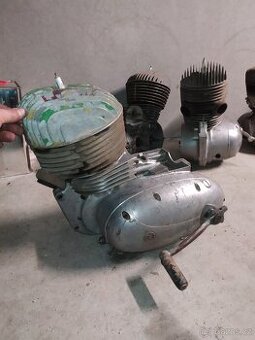 Motor ČZ 250/455