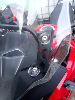 Adaptér pro zvýšení plexi