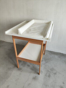 Přebalovací pult IKEA SNIGLAR + nástavba + podložky