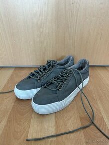 Šedé tenisky Humanic 38