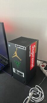 Xbox Series X 1T + 4x nefunkční ovladače