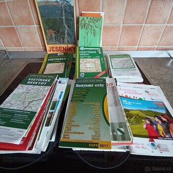 Různé turistické mapy