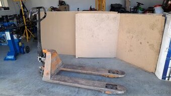 Paletový vysokozdvižný vozík 2000 kg