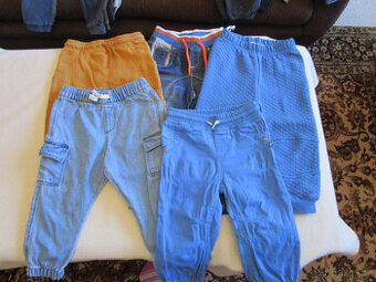 5x pěkné kalhoty, tepláčky a rifle, vel. 86, 1x zn. F&F