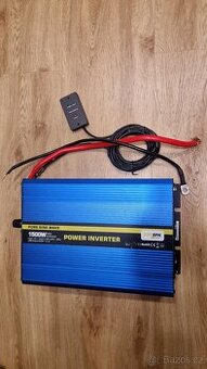 Měnič napětí Carspa 1500 W