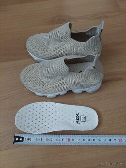 Detske boty vel.25 nazouvaci latkove