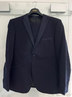 Pánský oblek Bandi 56/182 + vestička ZDARMA