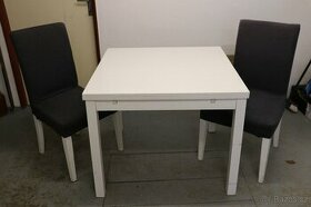 Stůl a dvě židle