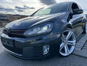 VW Golf 6 GTI 2.0tfsi Xenon Serviska 1.Majitel Top