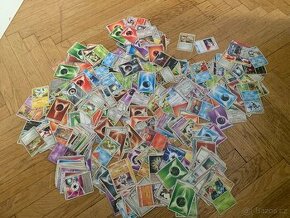 170 originálních Japonských pokemon karet
