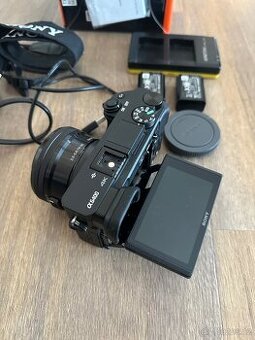 Obrázek k inzerátu: Predám Sony a6400 + objektiv 16-55