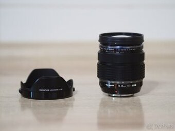 Prodám objektiv Olympus 12-40mm 2.8 PRO (PRODÁNO) - 1