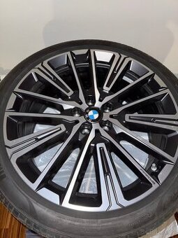 Kola BMW X1 X2 iX1 U11 20" Multi-spoke 869 pneu Pirelli