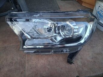 Ford ranger predni svetlo