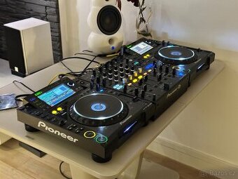 Pioneer CDJ 2000 + DJM 750 MK2