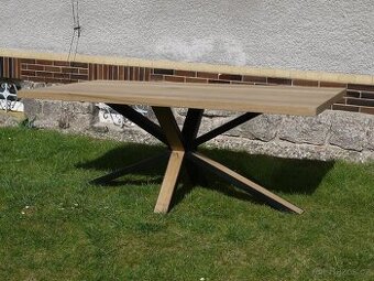 Jídelní stůl v dubovém provedení - Ovada 250 cm