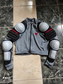 Chránič Dainese.....vel.M - 1