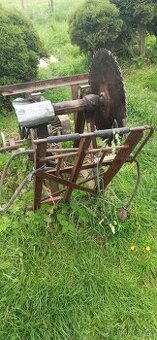 Pila s kolebkou