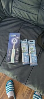 Zubní Kartáček ORAL B