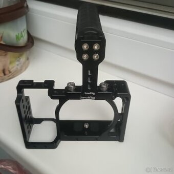 SmallRig klec 1661 pro Sony A6300 + rukojeť