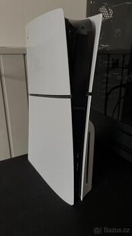 PlayStation 5 slim s mechanikou