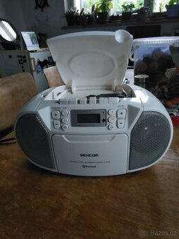 Rádio Sencor s CD přehrávačem