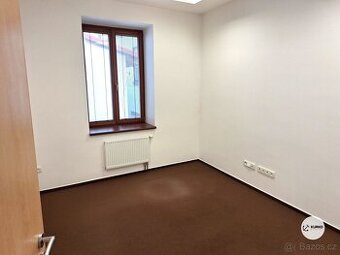 Pronájem kanceláře 13 m2 s kuchyňkou a sociálním zařízením n