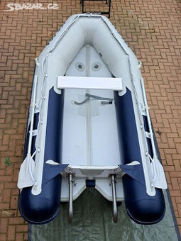 Motorový člun Honda 320 cm, 15 HP