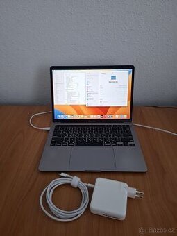 MacBook PRO 13 palců I7 16 RAM 512SSD UKR KEYS