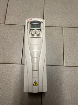 frekvenční měnič 400V/15A