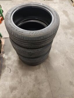 Pneu 245/45 r19