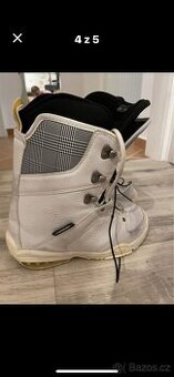Boty na snowboard