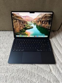 NOVÝ MACBOOK AIR 13” M3/256GB/8GB/BATERIE 100%